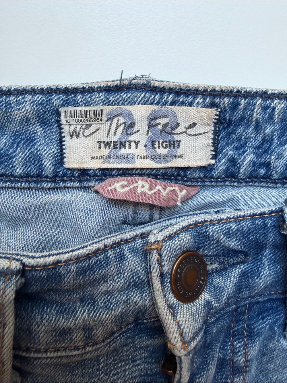 We the Free Curvy High Rise Cropped Jeans - 28 - Picture 4 of 4